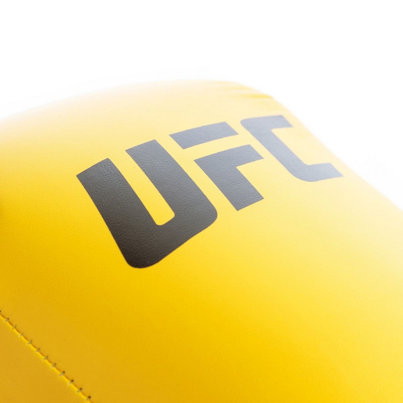 Боксерские перчатки UFC тренировочные для спаринга 18 унций UHK-75117 800_800