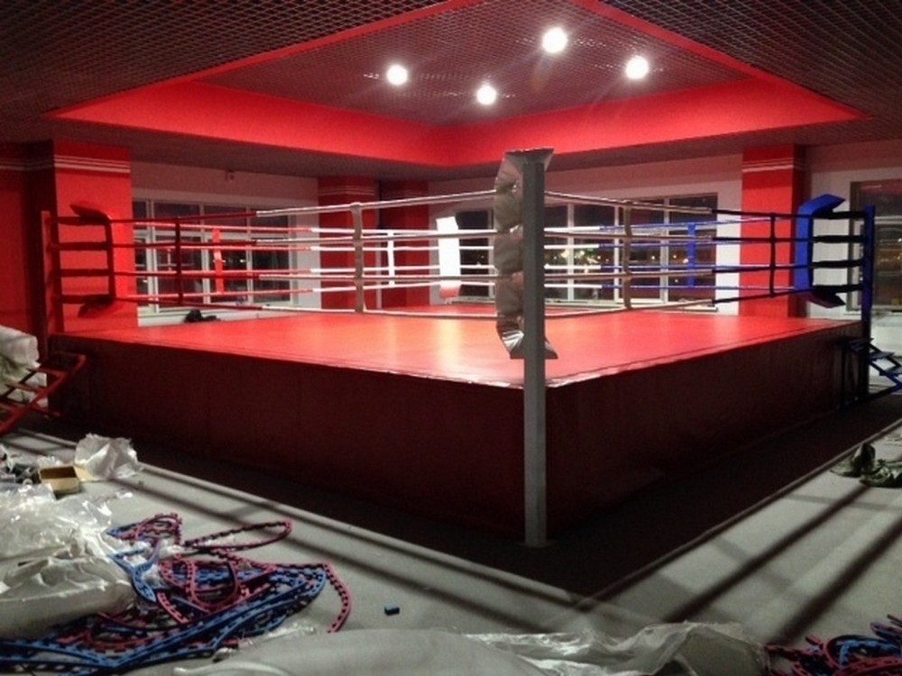 Ринг боксерский на помосте Atlet 7,32х7,32 м, высота 1 м, три лестницы, боевая зона 6х6 м IMP-A439 1000_750